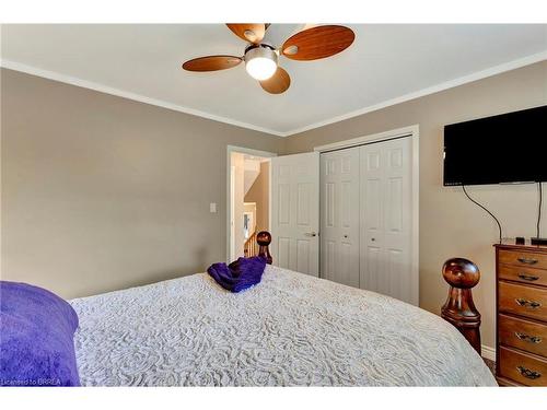 6 Brisbane Boulevard, Brantford, ON - Indoor Photo Showing Bedroom