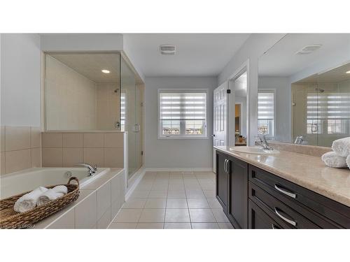 2 Turnbull Drive, Brantford, ON - Indoor Photo Showing Bathroom