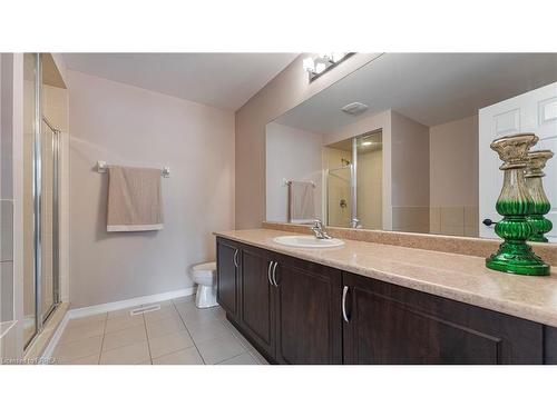 2 Turnbull Drive, Brantford, ON - Indoor Photo Showing Bathroom