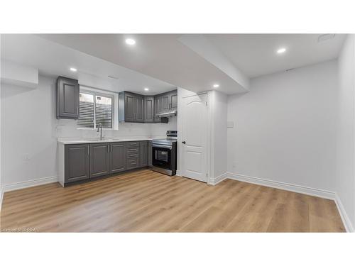 2 Turnbull Drive, Brantford, ON - Indoor Photo Showing Kitchen