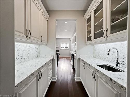 16-60 Dufferin Avenue, Brantford, ON - Indoor Photo Showing Kitchen With Upgraded Kitchen