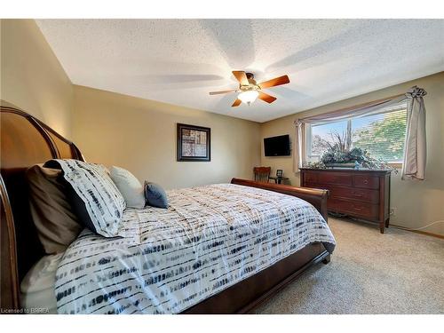 82 Westwood Crescent, Cambridge, ON - Indoor Photo Showing Bedroom