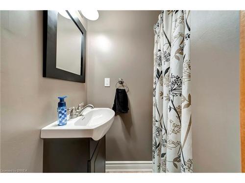 82 Westwood Crescent, Cambridge, ON - Indoor Photo Showing Bathroom