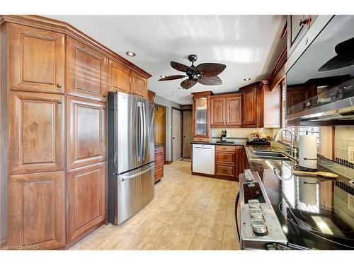 82 Westwood Crescent, Cambridge, ON - Indoor Photo Showing Kitchen