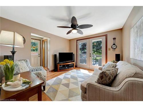 82 Westwood Crescent, Cambridge, ON - Indoor Photo Showing Living Room