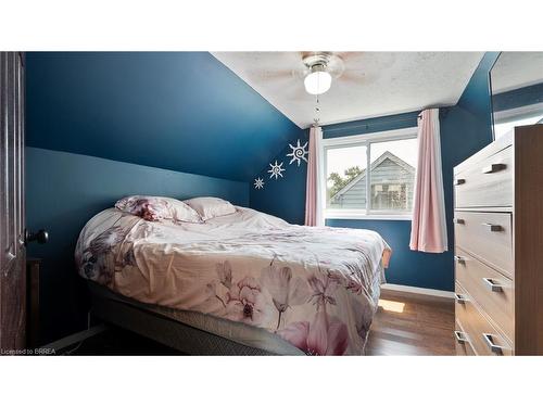 28 Frank Street, Brantford, ON - Indoor Photo Showing Bedroom