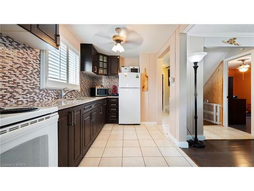 28 Frank Street, Brantford, ON - Indoor Photo Showing Kitchen