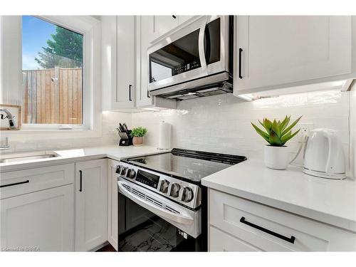 6-5 John Pound Road, Tillsonburg, ON - Indoor Photo Showing Kitchen With Upgraded Kitchen