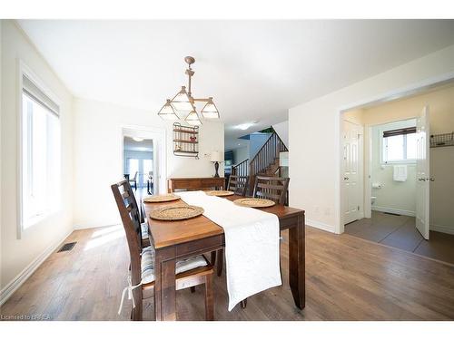 8 Oakes Court, Guelph, ON - Indoor Photo Showing Dining Room