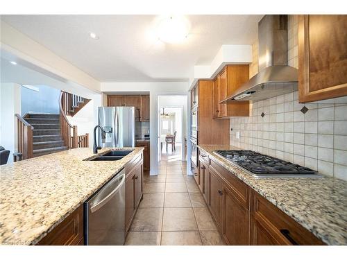 8 Oakes Court, Guelph, ON - Indoor Photo Showing Kitchen With Double Sink With Upgraded Kitchen