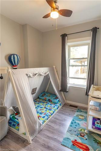 982 Dame Street, London, ON - Indoor Photo Showing Bedroom