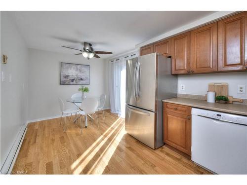 807 Elgin Street N, Cambridge, ON - Indoor Photo Showing Kitchen