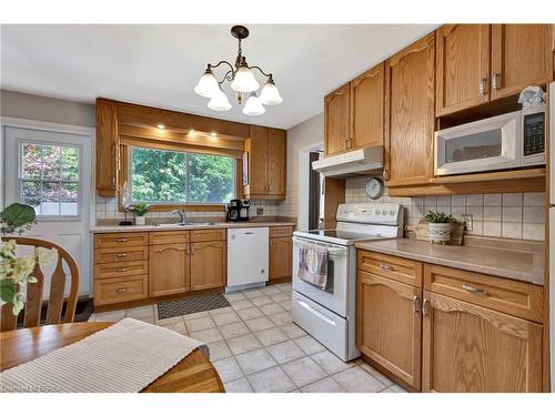 54 Paris Links Road, Paris, ON - Indoor Photo Showing Kitchen With Double Sink