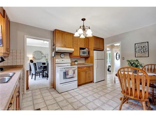 54 Paris Links Road, Paris, ON - Indoor Photo Showing Kitchen