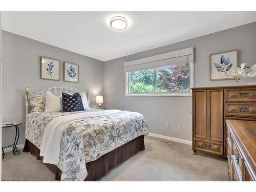 54 Paris Links Road, Paris, ON - Indoor Photo Showing Bedroom