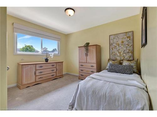 54 Paris Links Road, Paris, ON - Indoor Photo Showing Bedroom