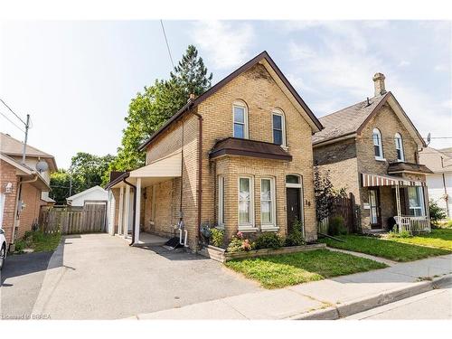 16 Lawrence Street, Brantford, ON - Outdoor With Facade