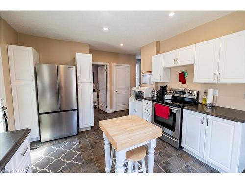 16 Lawrence Street, Brantford, ON - Indoor Photo Showing Kitchen