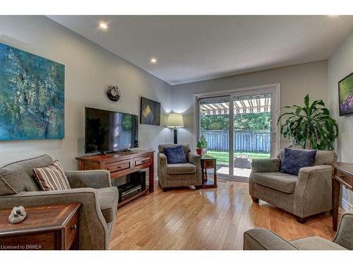 F-144 Wood Street, Brantford, ON - Indoor Photo Showing Living Room