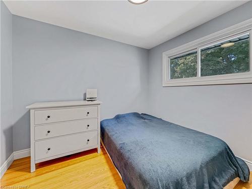 24 Kensington Avenue, Brantford, ON - Indoor Photo Showing Bedroom