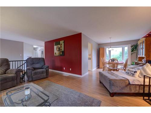 24 Highway 24, Scotland, ON - Indoor Photo Showing Living Room