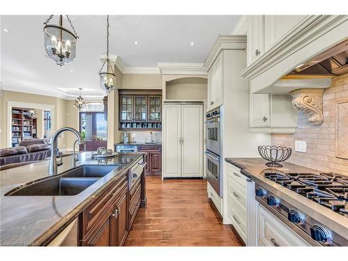 481 Lynden Road, Brantford, ON - Indoor Photo Showing Kitchen With Double Sink With Upgraded Kitchen