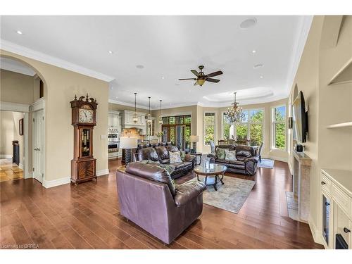 481 Lynden Road, Brantford, ON - Indoor Photo Showing Living Room