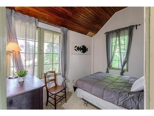 10 Brant Avenue, Port Dover, ON - Indoor Photo Showing Bedroom