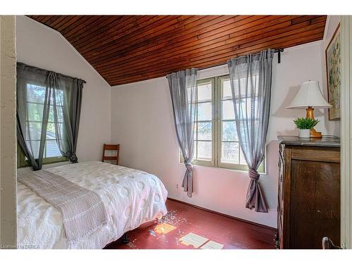 10 Brant Avenue, Port Dover, ON - Indoor Photo Showing Bedroom