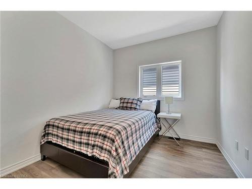 6 Tarrison Street, Brantford, ON - Indoor Photo Showing Bedroom