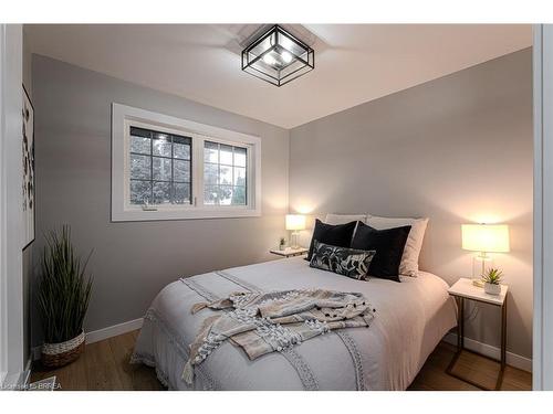 31 Varadi Avenue, Brantford, ON - Indoor Photo Showing Bedroom