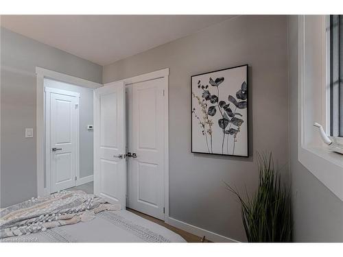 31 Varadi Avenue, Brantford, ON - Indoor Photo Showing Other Room