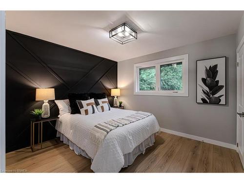 31 Varadi Avenue, Brantford, ON - Indoor Photo Showing Bedroom