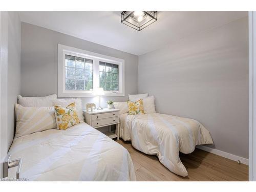 31 Varadi Avenue, Brantford, ON - Indoor Photo Showing Bedroom