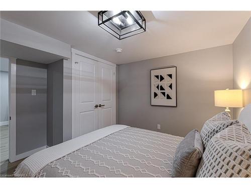 31 Varadi Avenue, Brantford, ON - Indoor Photo Showing Bedroom