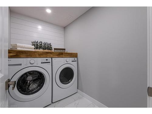 31 Varadi Avenue, Brantford, ON - Indoor Photo Showing Laundry Room