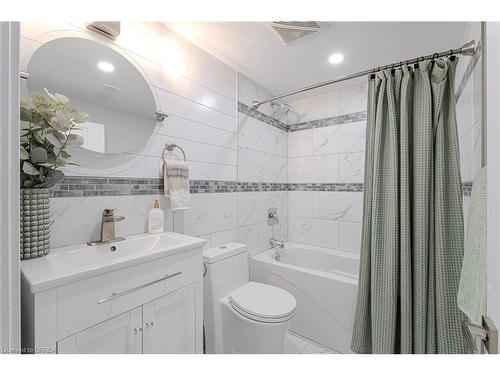 31 Varadi Avenue, Brantford, ON - Indoor Photo Showing Bathroom