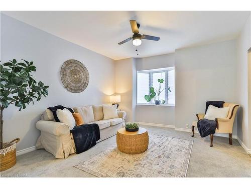 163 Florence Street, Hamilton, ON - Indoor Photo Showing Living Room