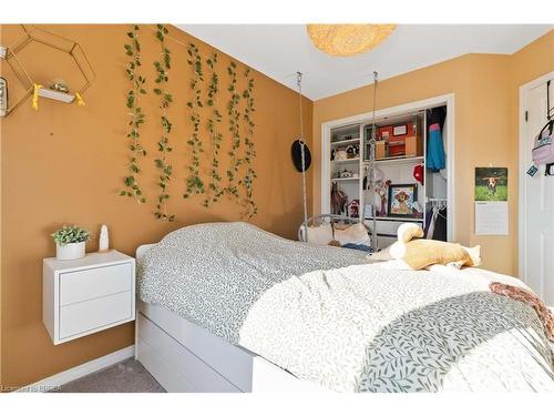 247 Powell Road, Brantford, ON - Indoor Photo Showing Bedroom