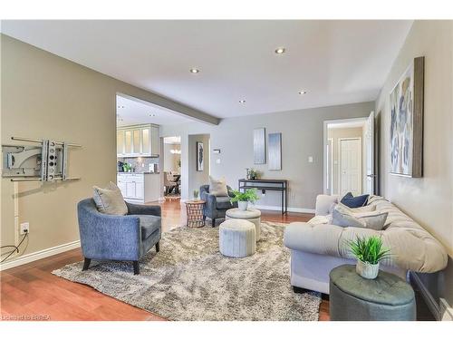 59 Highland Drive, Brantford, ON - Indoor Photo Showing Living Room