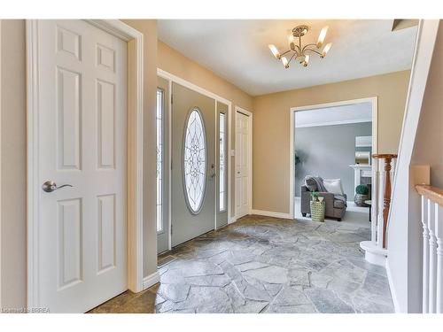 59 Highland Drive, Brantford, ON - Indoor Photo Showing Other Room