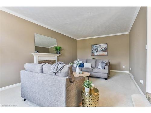 59 Highland Drive, Brantford, ON - Indoor Photo Showing Living Room