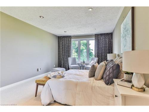 59 Highland Drive, Brantford, ON - Indoor Photo Showing Bedroom