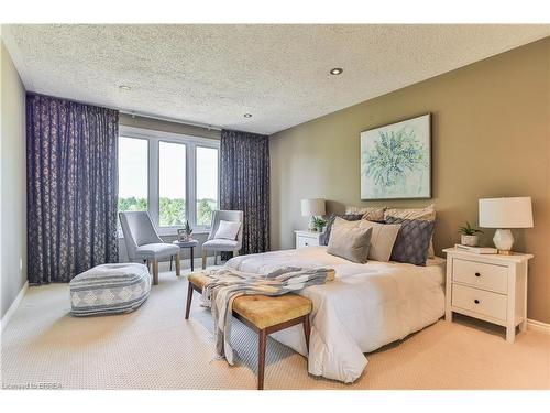 59 Highland Drive, Brantford, ON - Indoor Photo Showing Bedroom