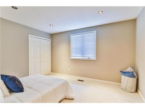 59 Highland Drive, Brantford, ON - Indoor Photo Showing Bedroom