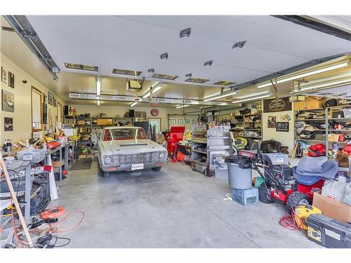 59 Highland Drive, Brantford, ON - Indoor Photo Showing Garage