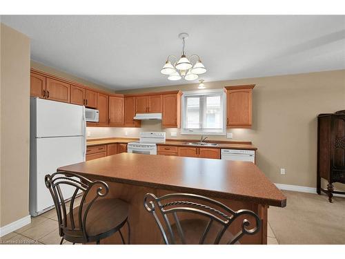 15-385 Park Road N, Brantford, ON - Indoor Photo Showing Kitchen With Double Sink