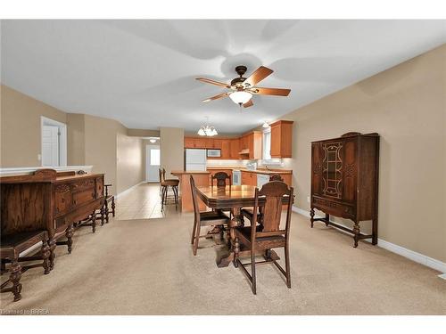 15-385 Park Road N, Brantford, ON - Indoor Photo Showing Dining Room