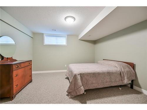 15-385 Park Road N, Brantford, ON - Indoor Photo Showing Bedroom