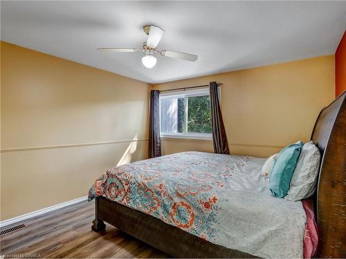 52-273 Elgin Street, Brantford, ON - Indoor Photo Showing Bedroom